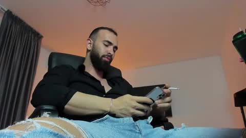 Snapshot of michaelevansx chatting on February 20, 12:30 am MichaelEvansx online show from February 20, 12:30 am