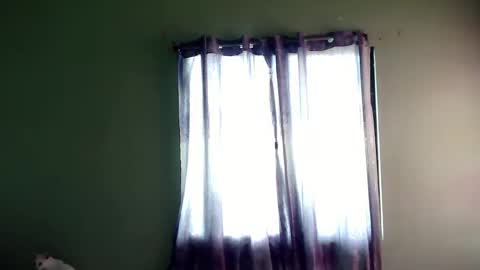 My name is Kel 18. 53 short and petite... online show from March 1, 8:34 am