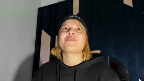 michell_rs online show from November 23, 3:48 am