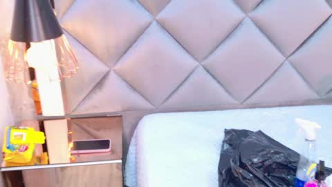 michell_starrr online show from May 26, 3:12 am