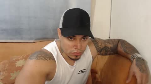 michelle_allen0104 online show from January 7, 8:45 am