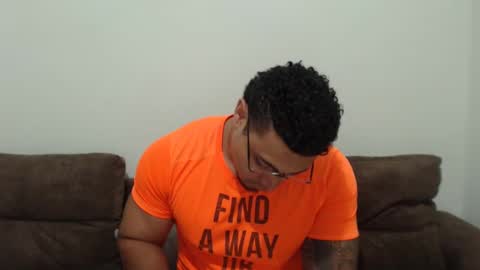 michelle_allen0104 online show from November 15, 3:30 am