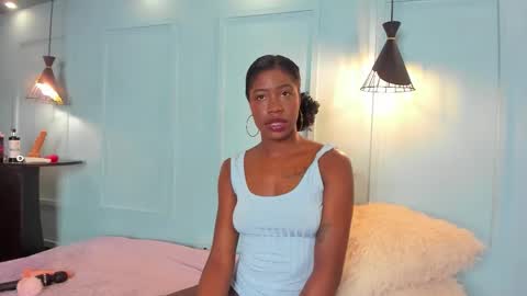 michellepose online show from December 1, 1:20 pm