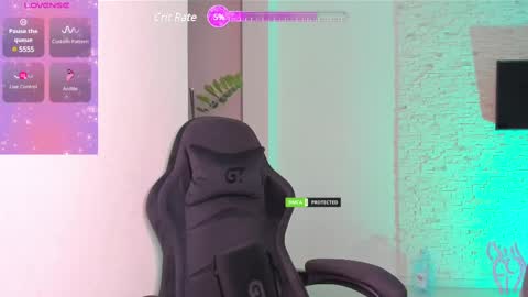 Michellee online show from February 10, 7:49 pm