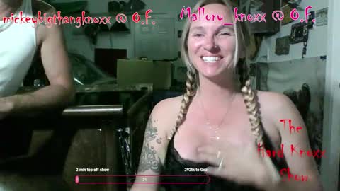 Snapshot of mickey85knoxx chatting on October 21, 2:16 am mickey85knoxx online show from October 21, 2:16 am
