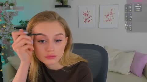 Micky online show from April 1, 7:00 pm