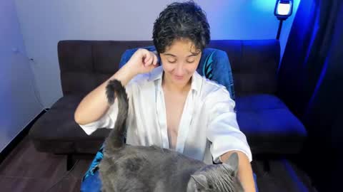 Blue online show from March 11, 11:12 am