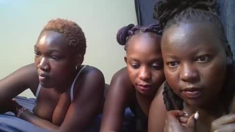 midnight_curves online show from April 11, 12:04 am