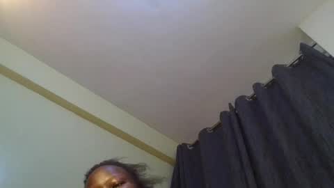 midnightt_curves online show from June 26, 9:48 am