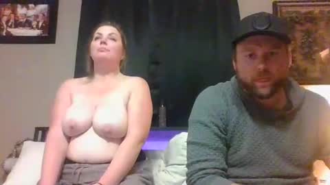 midwestlovers1990 online show from November 10, 3:42 am