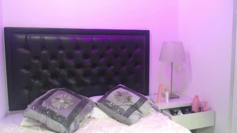 Migatica johnson12 online show from May 26, 3:01 am