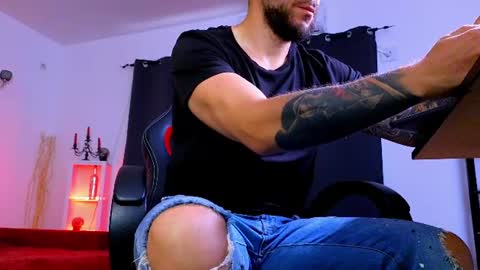 MightyAaron online show from June 15, 3:09 am