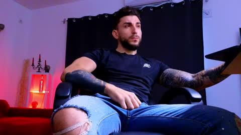 MightyAaron online show from November 29, 8:33 am