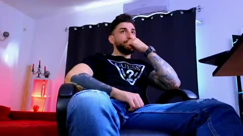 MightyAaron online show from April 15, 4:49 am