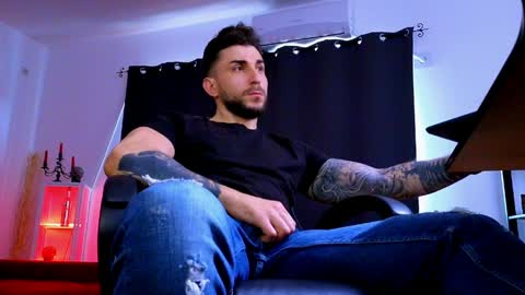 MightyAaron online show from March 31, 10:37 am