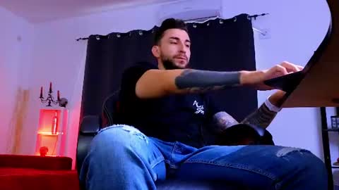 MightyAaron online show from July 13, 3:32 am