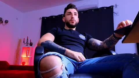 MightyAaron online show from December 17, 5:36 am