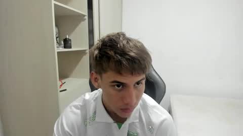 Miguel Hernandez online show from November 21, 3:15 am