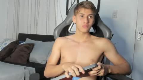 Miguel Hernandez online show from February 23, 1:02 am