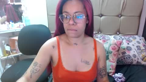 Snapshot of miia_spencer_ chatting on February 25, 2:37 pm miia online show from February 25, 2:37 pm
