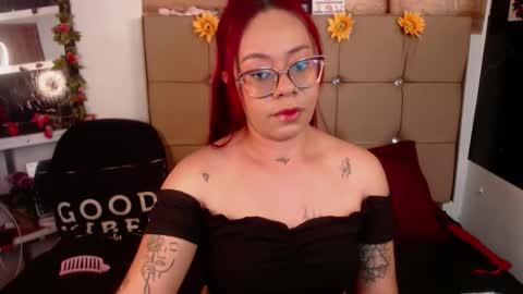 Snapshot of miia_spencer_ chatting on October 16, 7:24 pm miia online show from October 16, 7:24 pm