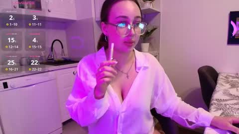 Emma online show from March 4, 10:16 pm