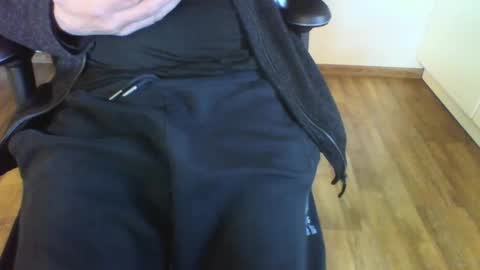 mik online show from February 26, 1:11 pm