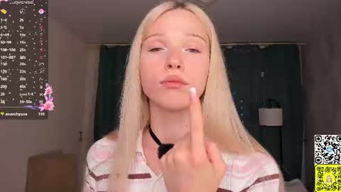 Angel girl online show from July 3, 9:19 pm