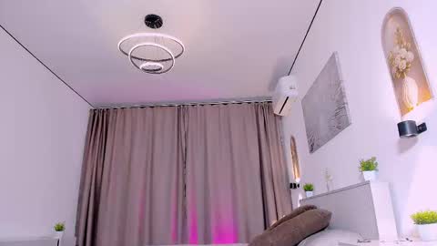 mikaella_nicole online show from May 19, 10:17 pm