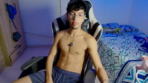 Mike Pineapple online show from May 31, 3:49 am