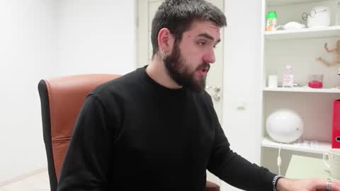 MIKE PLATANO online show from November 27, 9:00 pm