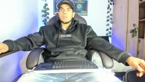 mikee_scooth online show from February 17, 2:09 am