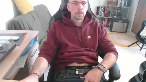 mikmik91 online show from February 16, 11:30 am