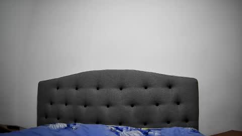 Mikyloveu online show from December 11, 2:44 pm