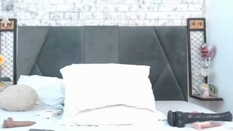 mila_adamss online show from November 21, 1:42 pm