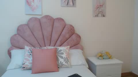 mila_adamss online show from June 6, 11:05 am