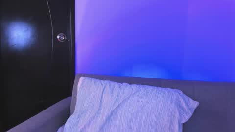 mila  online show from March 20, 5:51 pm