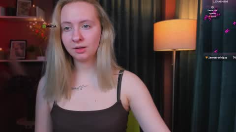 mila_glow online show from April 16, 9:39 pm