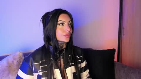     online show from January 14, 9:28 am