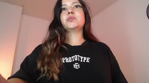 mila_phoenix online show from February 3, 10:47 pm