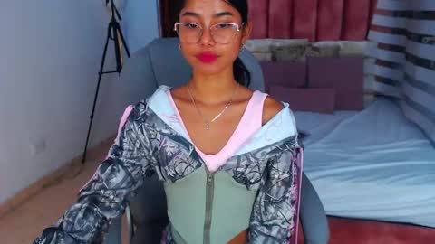 milaa_star online show from October 2, 4:44 am