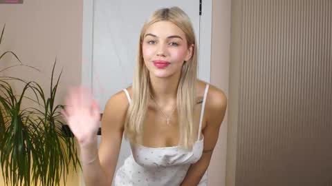 Mila and u can call me sweet bunny online show from November 11, 10:06 am