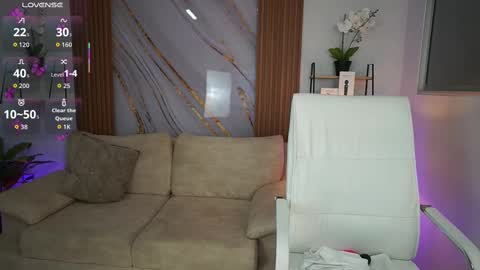 milacrave online show from October 7, 11:39 am