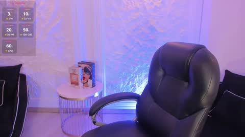 Mila  online show from November 15, 7:59 pm