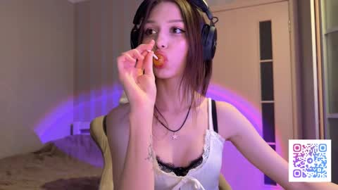 milamiuu online show from March 1, 4:22 pm