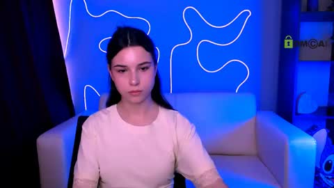 milamiuuu online show from June 5, 11:48 am