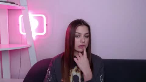 milanaangelas online show from April 6, 4:46 am