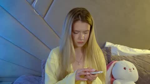 MilanaBalmain online show from April 22, 4:25 pm