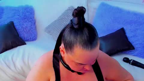 Snapshot of milanabiegert chatting on February 24, 6:49 am Lana online show from February 24, 6:49 am