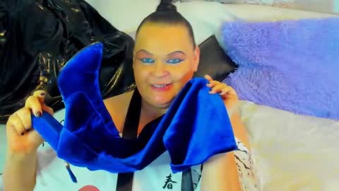 Snapshot of milanabiegert chatting on February 13, 6:15 pm Lana online show from February 13, 6:15 pm